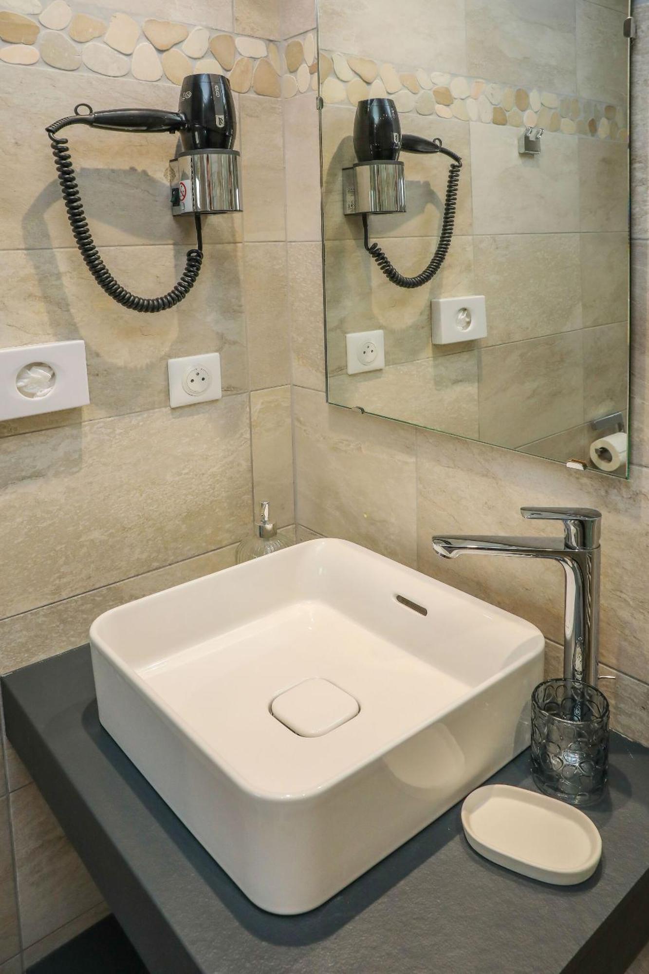 Hotel O Chiroulet Bagneres-de-Bigorre Phòng bức ảnh